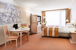 Hollywood Media Hotel