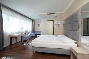 Hollywood Media Hotel