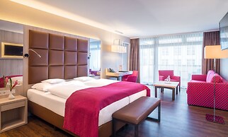 Hollywood Media Hotel