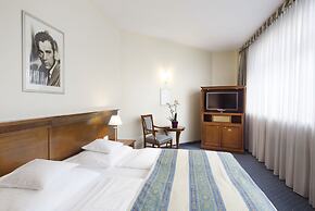 Hollywood Media Hotel