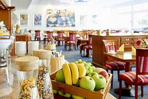 Hollywood Media Hotel