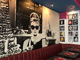 Hollywood Media Hotel