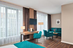 Hollywood Media Hotel