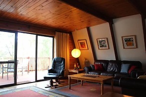 Green Leaves Cabin
