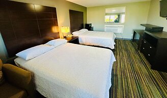 Catalina Airport Motel