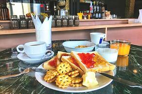 Quip Bed & Breakfast Phuket Hotel