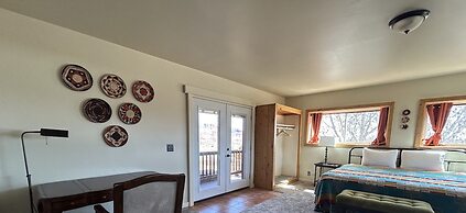 The Rim Rock Inn