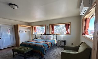 The Rim Rock Inn
