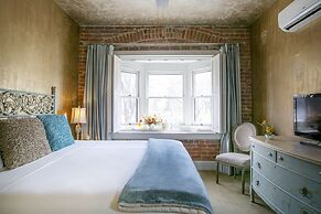 The Grand Highland Hotel