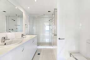 Surfers Century Oceanside Apartments