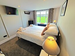 Dormy House Hotel