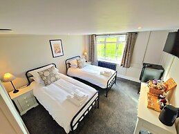 Dormy House Hotel