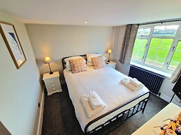 Dormy House Hotel