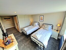 Dormy House Hotel