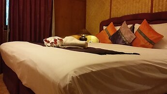 Royal Phawadee Village