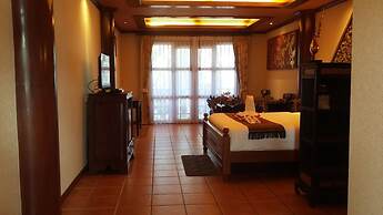 Royal Phawadee Village