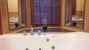 Royal Phawadee Village