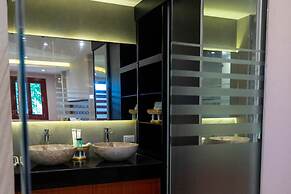 Royal Phawadee Village