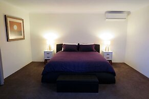 Summerhill Motor Inn