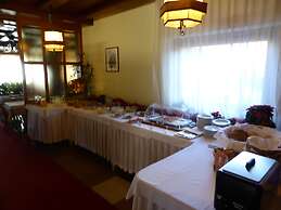 Hotel Dolomiten