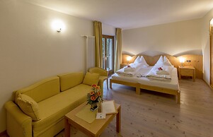 Hotel Dolomiten