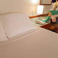 Hotel Cristina Suites