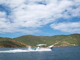 Hotel Cristina Suites