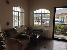 Camelot Inn & Suites Highway 290 NW Freeway