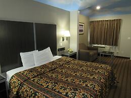 Camelot Inn & Suites Highway 290 NW Freeway