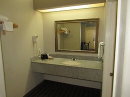 Camelot Inn & Suites Highway 290 NW Freeway