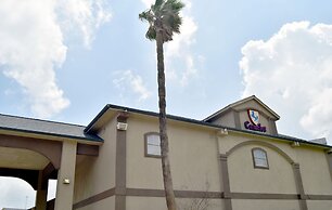 Camelot Inn & Suites Highway 290 NW Freeway