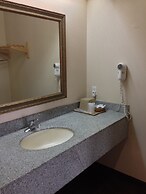 Camelot Inn & Suites Highway 290 NW Freeway