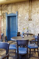 The Brewhouse Inn & Suites