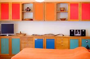 Joya Garden & Villa Studios