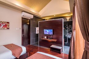 18 Suite Villa Loft by AMITHYA