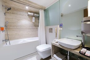 7 Apple Hotel Pimpri Pune