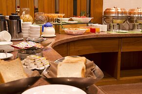 7 Apple Hotel Pimpri Pune