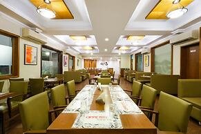 7 Apple Hotel Pimpri Pune