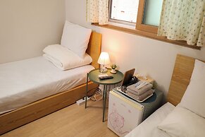 Starria Hostel Foreign Guest Only