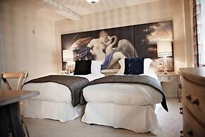 The White Swan Hotel