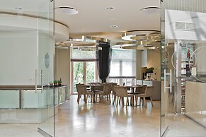 Mana Suites & Sea