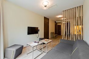 Mana Suites & Sea