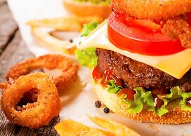 Pomeroy Inn & Suites at Olds