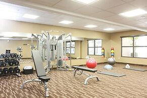 Pomeroy Inn & Suites at Olds