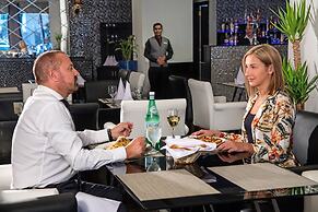 Loumage Hotel & Suites