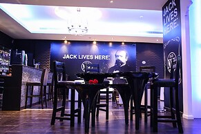 Loumage Hotel & Suites