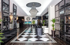 Loumage Hotel & Suites