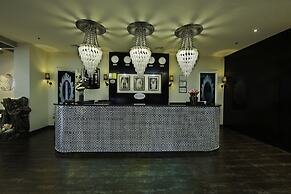 Loumage Hotel & Suites