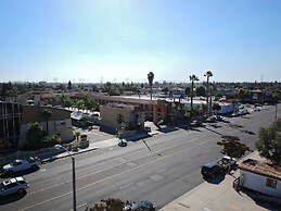 Rodeway Inn & Suites