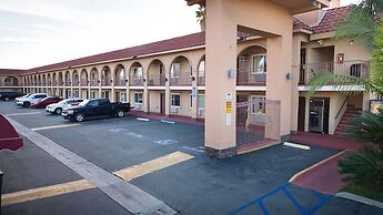 Rodeway Inn & Suites